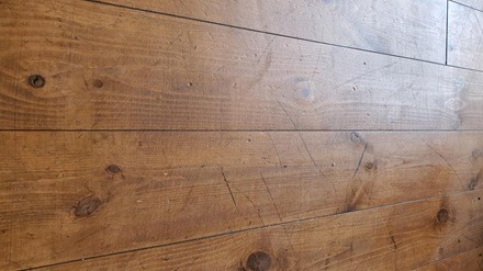 Algemene vlek gelakte vloer